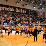 Sportska dvorana u Odžaku. Utakmica za prvaka države između Odžaka i Domaljevca.