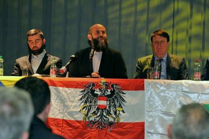 Muamer Zukorlić na tribini u Beču 2020. godine