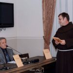 Nedjeljko Nedić i fra Mario Jurić na promociji knjige u Tolisi.