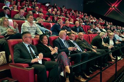 Predsjednik Vlade Županije Posavske Đuro Topić na premijeri filma u Zagrebu.