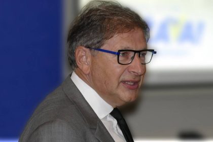 Predjednik stranke Platforma za progres u krupnom planu.