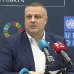 Zamjenik premijera Federacije BiH i federalni ministar razvoja, poduzetništva i obrta za govornicom.