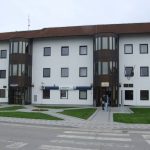 Centar Domaljevca u kojem se nalazi zgrada Općine i sjedište policije.