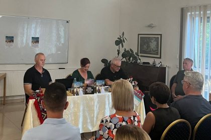 Sa promocije knjige Vlade Domazeta u Odžaku