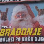 Jumbo plakat tuzlanskog džemata koji poziva vjernike da ne priznaju Djeda Mraza i da ne slave Novu godinu.