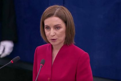 Predsjednica Moldavije za govornicom.