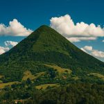 Panorama brda Visočica kod Visokog u BiH. Ilustracija