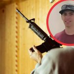 Ilustracija: čovjek s puškom.