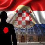 Silueta muškarca s crvenom šakom na srcu ispred zgrade Predsjedništva BiH, s hrvatskom trobojnicom i grbom Herceg-Bosne iznad.