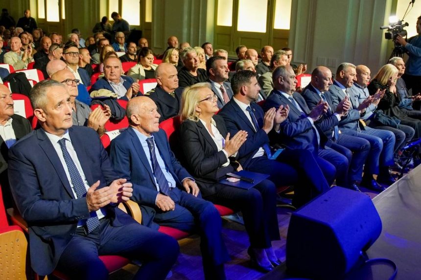 Predsjednica Federacije BiH Lidija Bradara u Splitu među zvanicama na svečanoj akademiji povodom obilježavanja 30. obljetnice VRO "Južni potez".