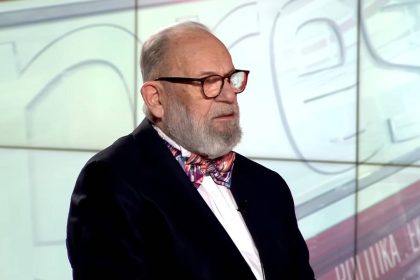 Stjepan kljujić u studiju N1 televizije.