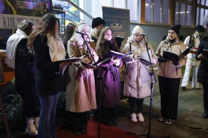 Pjevački zbor Adoro iz Orašja na nastupu u Sarajevu.