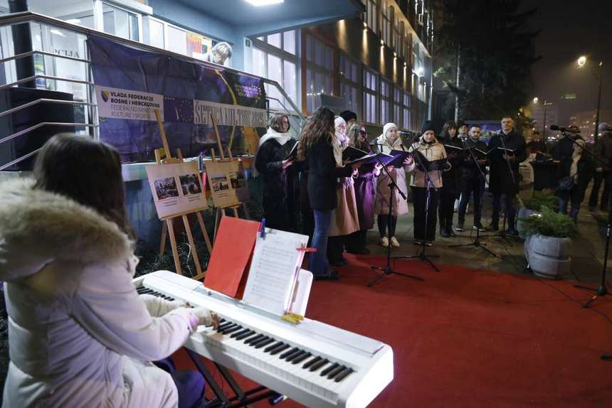 Zbor Adoro iz Orašja imao je nastup u Sarajevu.