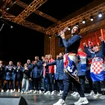 Rukometaši Hrvatske na pozornici u Zagrebu nakon osvojene brončane medalje.