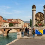 Rekonstrukcija spomenika Franji Ferdinandu u Sarajevu pored Latinske ćuprije.