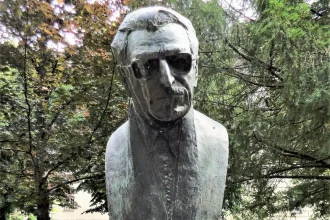 Poprsje Franje Tuđmana u Gospiću