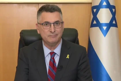 Izraelski ministar Saar obrćanje medijima