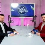 razgovor novinara i gosta u studiju podcasta Izborni kompas