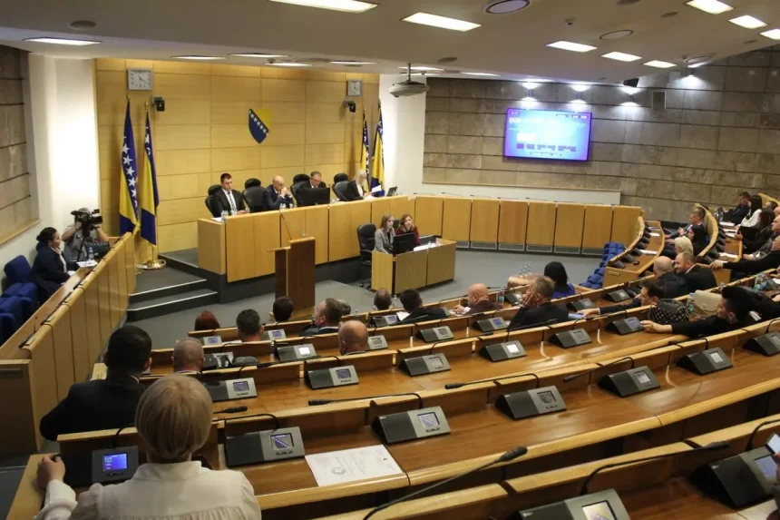 Zastupnici Doma naroda Parlamenta FBiH na zasjedanju.