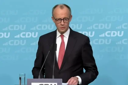 Friedrich Merz za govornicom u CDU