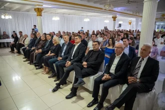 Publika u dvorani Dvor na otvaranu Dana Tolise.