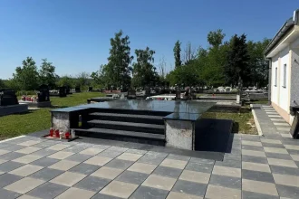 Porušen spomenik braniteljima HVO- na Plehanu kod Dervente.