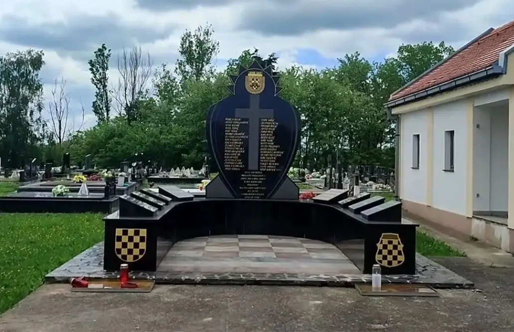 Spomenik braniteljima HVO-a u Modranu kakav je bio prije rušenja.