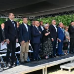Državno izaslanstvo na obilježavanju Dana antifašističke borbe u Brezovici kod Siska.