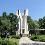Brezovica, spomenik