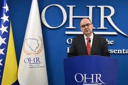 Christian Schmidt za govornicom u OHR-u