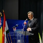 Premjer Hrvatske Andrej Plenković za govornicom u Kulturnom centru u Orašju