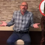 Fatmir Alispahić raširenih ruku. U kutu slike uokviren portret Darijane Filipović