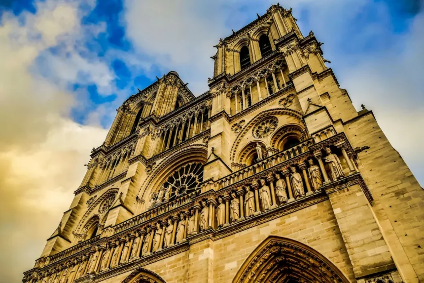 Pročelje katedrale Notre-Dame u Parizu